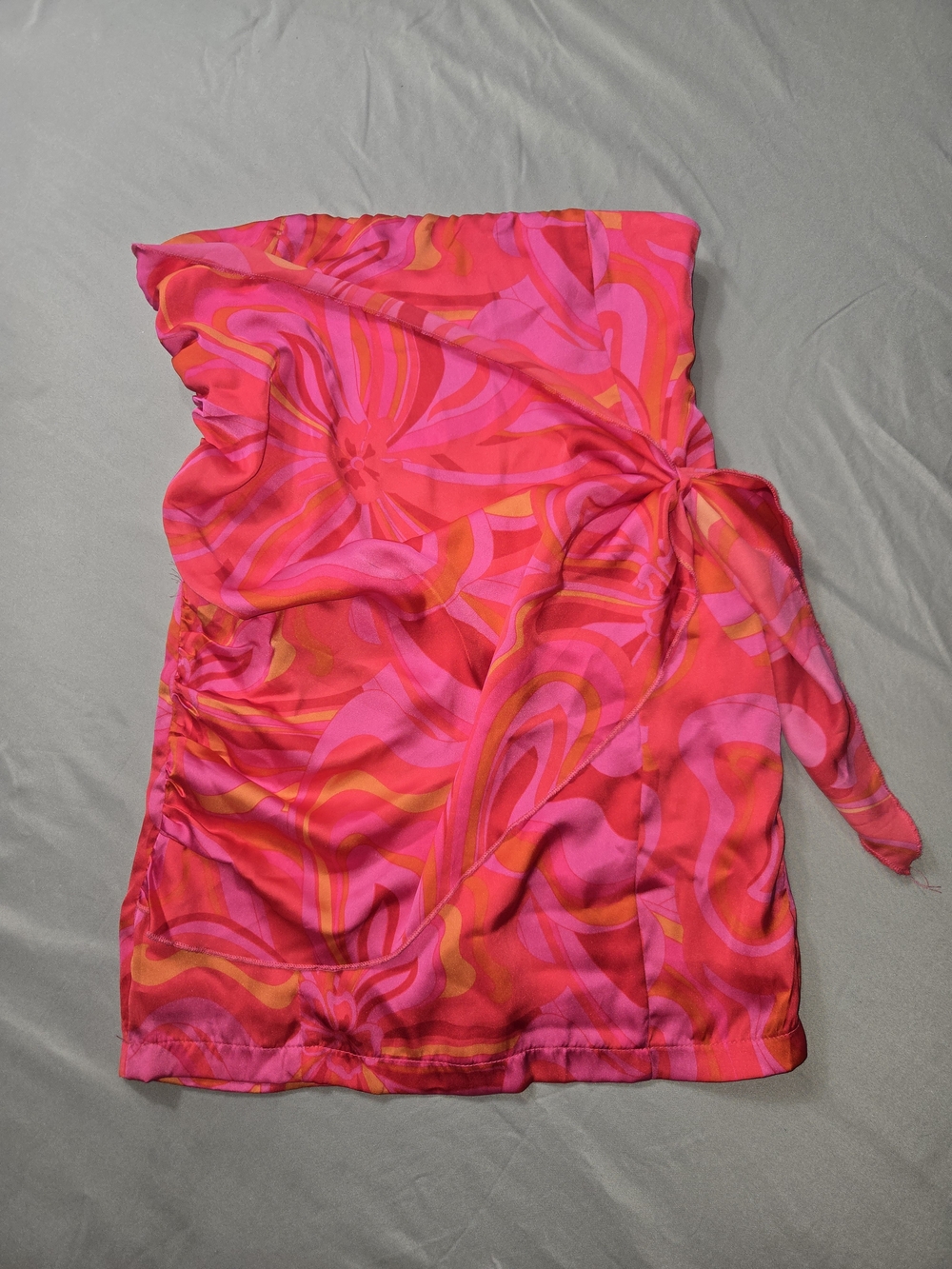 Olivaceous Pink & Fuchsia Strapless Tie-Detail Mini Dress - Size M